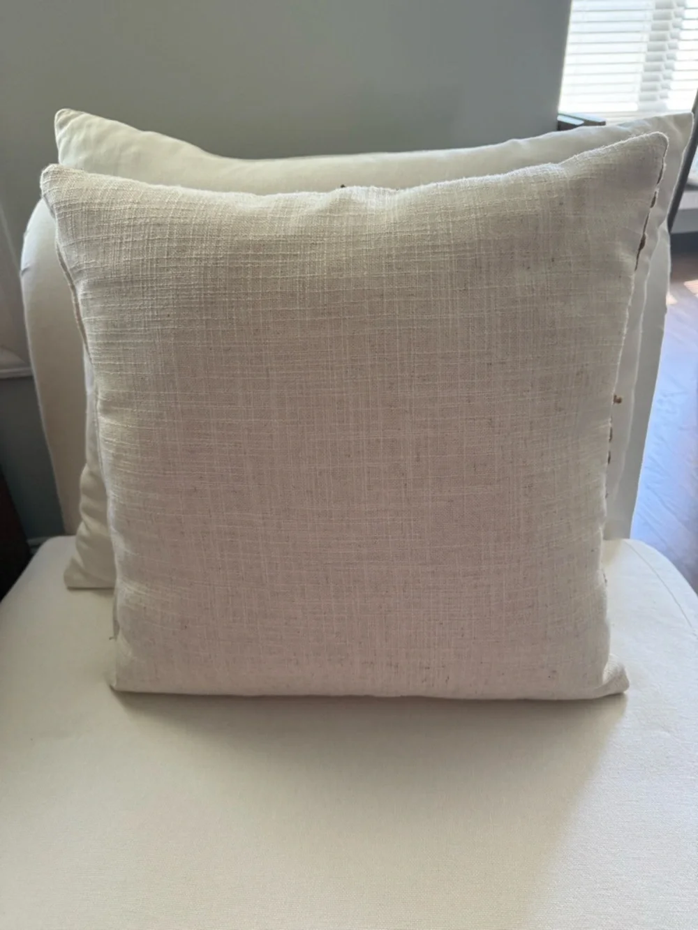 New! BARCLAY BUTERA Eastern Accents Cabo Textured Silk Decorative Pillow 20x20